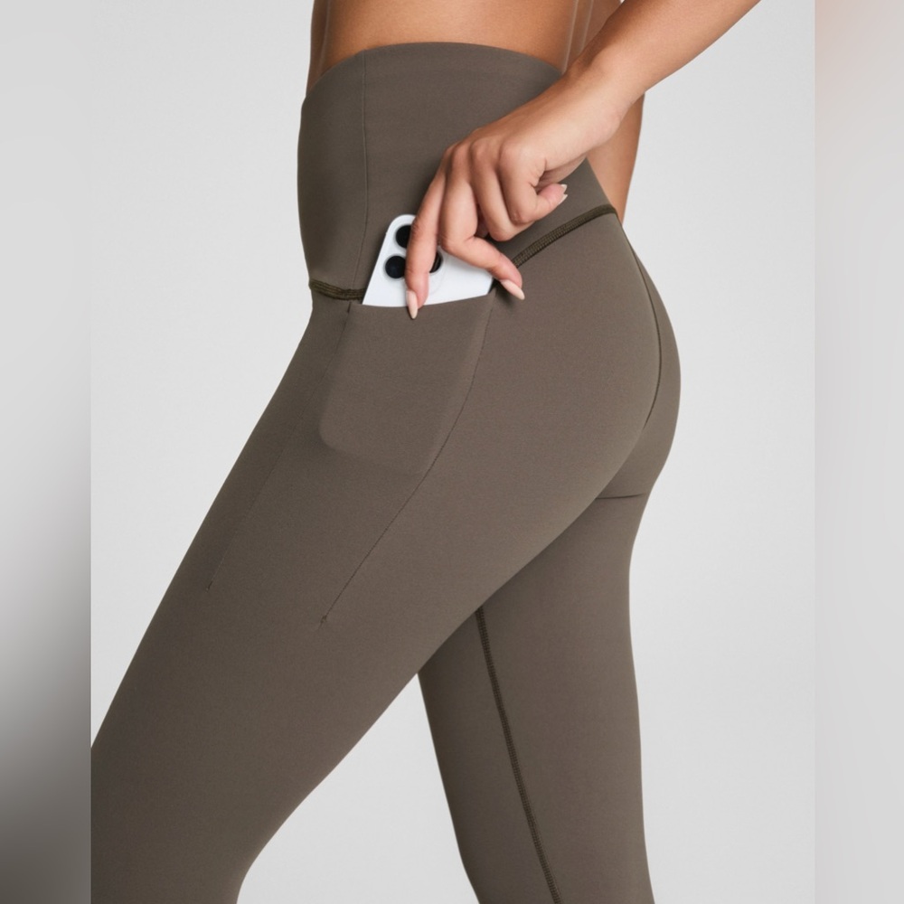 SPANX shape booty boost 7/8 leggings